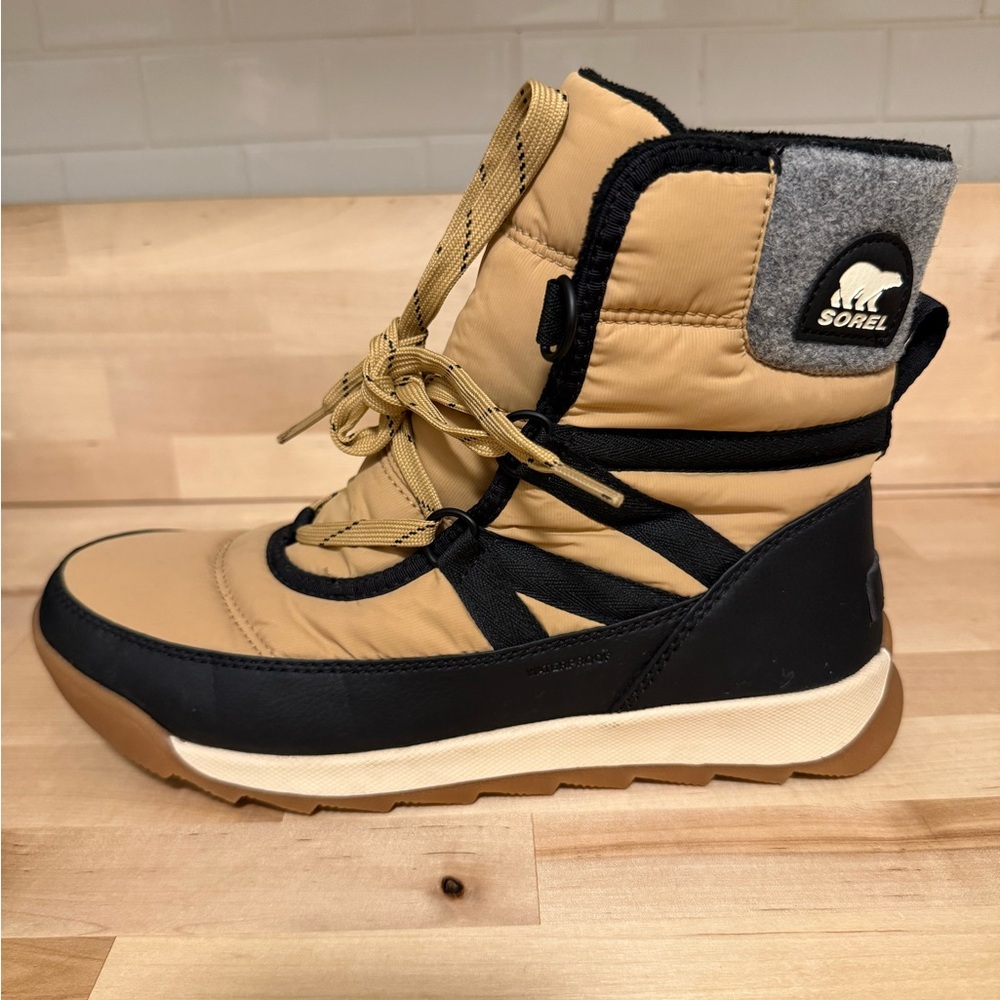 Sorel Camel and Black Snow Boots